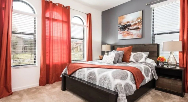 Pleasant Home Near Disney With Private Pool, Rezerwuj Hotel Hotele w Kissimmee z parkingiem, Parking