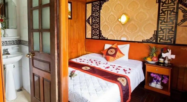 Halong Bay Aloha Cruises