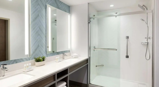 Люкс с 2 комнатами Hilton Garden Inn Austin North-Near the Domain, TX