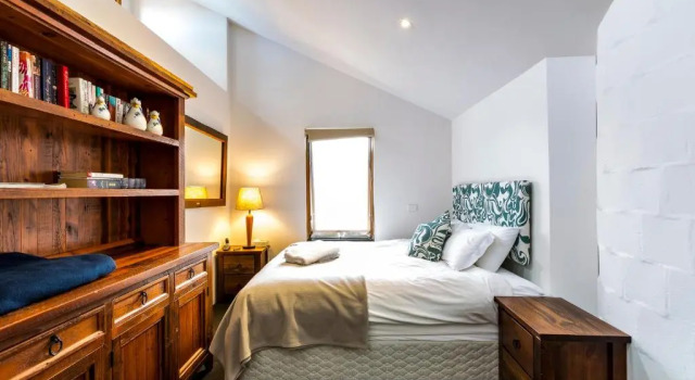 Alpine Woodsmoke Apartments, Book Apartment Falls Creek 