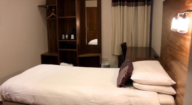 Номер Standard County Hotel