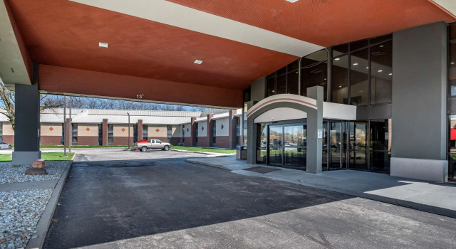 Suburban Studios Lafayette, Забронировать Отель Лафейетт Индиана, рядом с IU Health Arnett Hospital