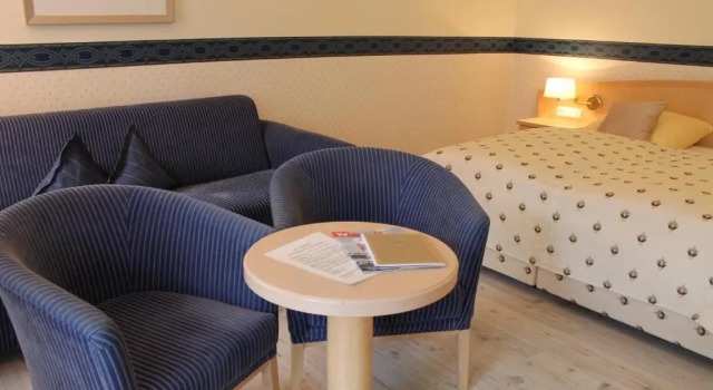 Полулюкс Mimosa Hotel