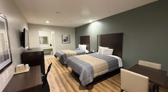 Четырёхместная студия Scottish Inn & Suites - IAH Airport