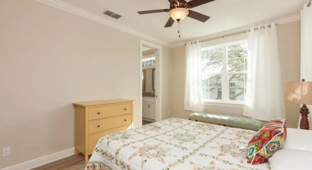 219 Lincoln Ave - 3 Br Home, Забронировать Дом для отпуска Коттеджи Нью-Смирна-Бич, рядом с Баптистская церковь Бичсайд, Коттедж