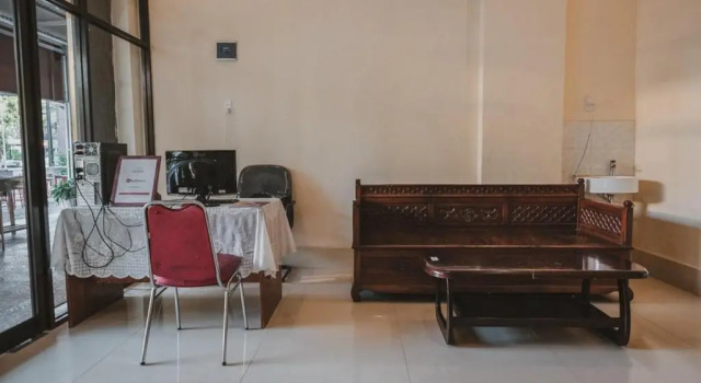 RedDoorz near Ringroad City Walks Medan, Rezerwuj Hotel Medan Sumatra