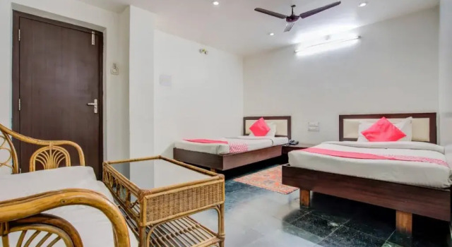 Sekhar's Rest House By OYO Rooms