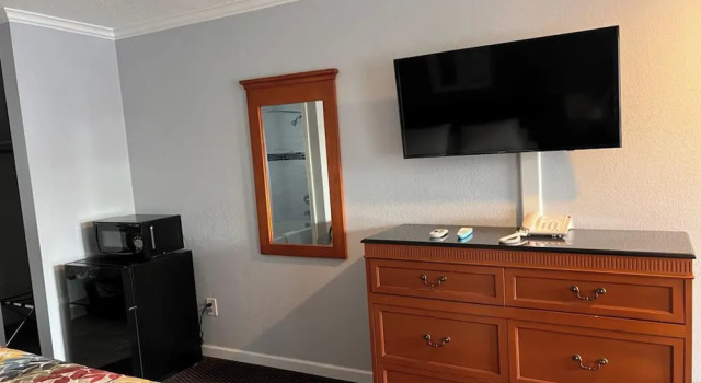 Четырёхместный номер Standard Islander Motel Santa Cruz CA