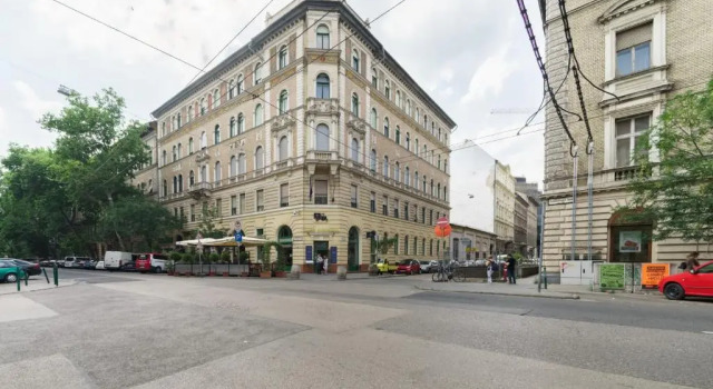 Broadway Residence