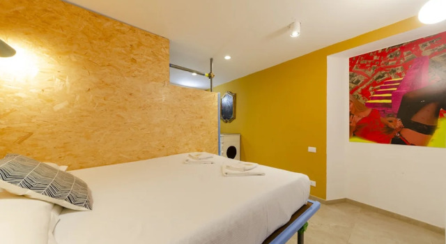 JOIVY Stylish Open-Plan Flat In Historic Centre