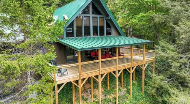 Коттедж Robbinsville Vacation Rental w/ Covered Balcony