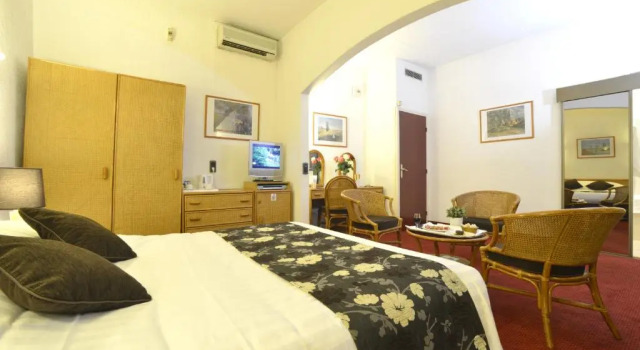 Hôtel Angleterre, จอง โรงแรม เกรโนเบิล Grenoble Area