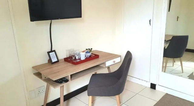 B&B on Buckingham Guest House, Забронировать Отель Сэндтон Рандбург