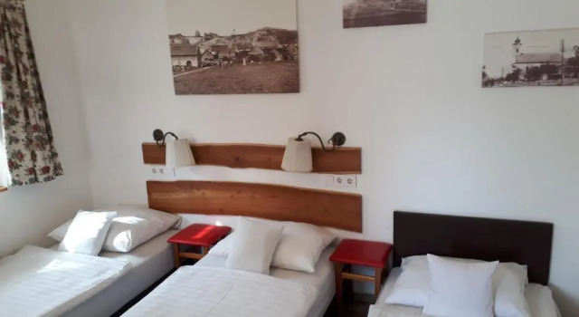 Mini Vendégház Budaörs, Book Mini-hotel Hoteller i Budaors med parkering, Parkering