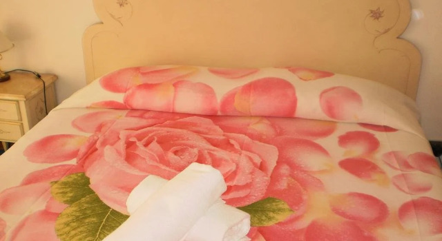 Hotel Plaza, Забронировать Отель Отели Градо-Пинета 3 звезды, 3*