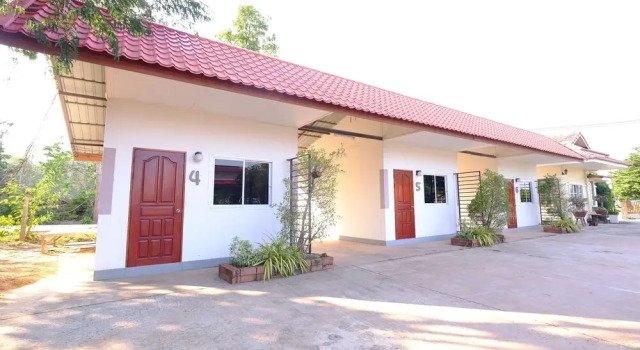 Prompong Resort Mukdahan, Varaa Lomakeskus Hotellit North-Eastern Thailand pysäköinnillä, Pysäköinti