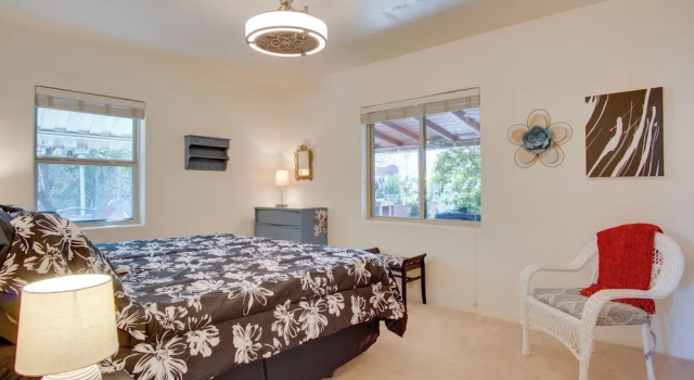 Коттедж 5 Mi to Dtwn: Tuscon Escape w/ Yard & Patio!