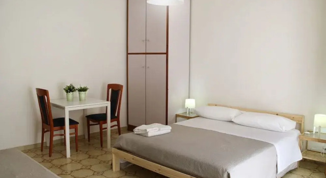 B&B Civico585, Boek Bed and Breakfast Hotels in Cercola met parkeren, Parkeren