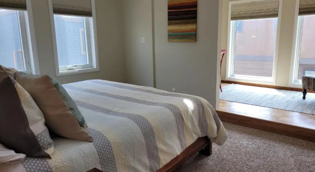 Creekside Home - Contemporary 3br/3ba Home Walking Distance to Frisco Main St and Free Shuttle