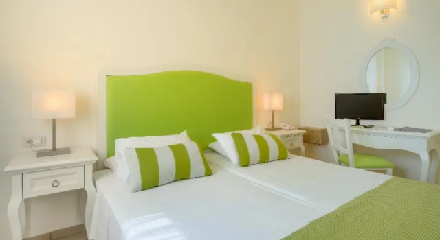 Апартаменты с балконом и с видом на окрестности Mare Hotel Apartments
