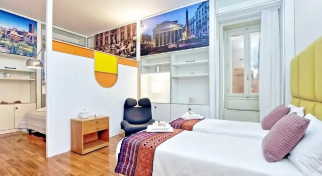 Unique Grand Trevi Fountain Apartment