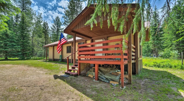 Коттедж Cute Donnelly Cabin in the Woods w/ Fire Pit!