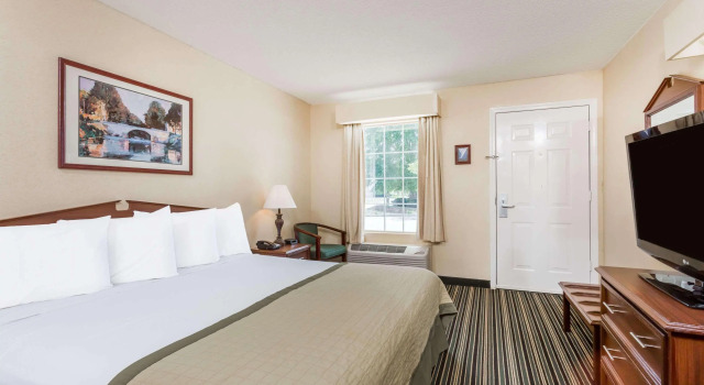 Baymont Inn & Suites - Orangeburg, Забронировать Отель Отели Южной Каролины с завтраком, Завтраки