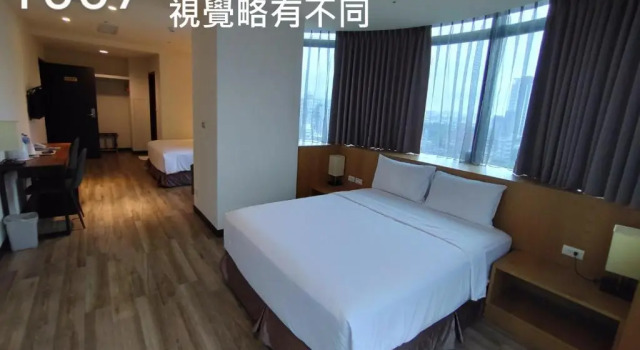 Четырёхместный номер Standard Honest & Warm Hotel