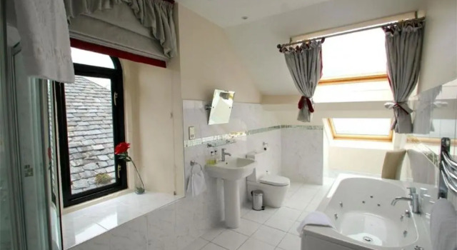 Номер Standard с видом на озеро Newton Hall Guest House