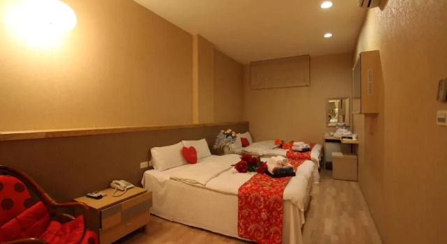 Четырёхместный номер Standard Tanxiang Resort Hotel Sun Moon Lake Harbour - Sun Moon Lake Pier