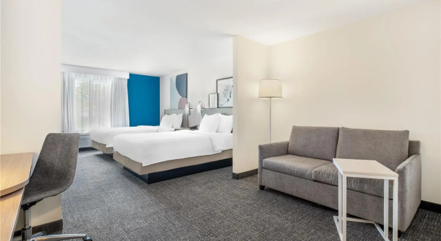 Четырёхместный люкс c 1 комнатой Spark by Hilton Shepherdsville Louisville South