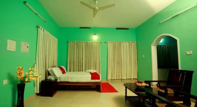 Aruvi Resorts
