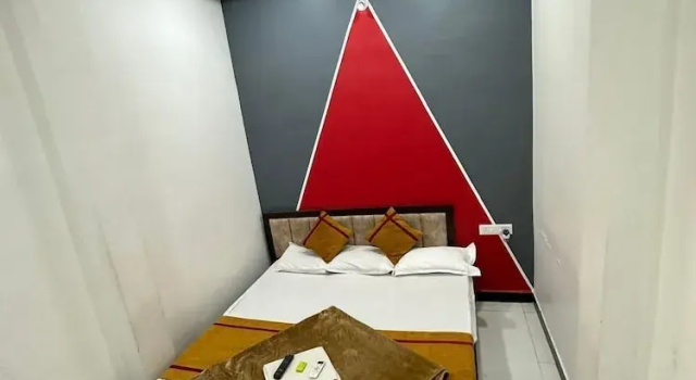 Четырёхместный номер Deluxe Hotel Gurukripa