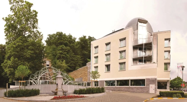 Radisson BLU Palace Hotel, Rezerwuj Ośrodek wypoczynkowy Spa Pays des Sources