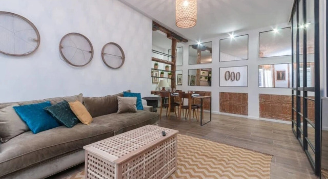 Spacious Designer Two Bed Apartment in Malasaña, Забронировать Апартаменты/квартира Мадрид Провинция Мадрид, рядом с Дом-музей Лопе де Вега