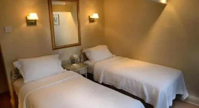 Clare House Hotel, Забронировать Отель Грейндж-овер-Сэндс Озерный край