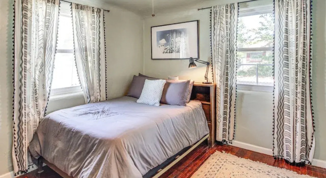 3 Mi to Old Town, Fenced Yard: ABQ Abode!, Book Feriehus Sommerhuse i Albuquerque, Hytte