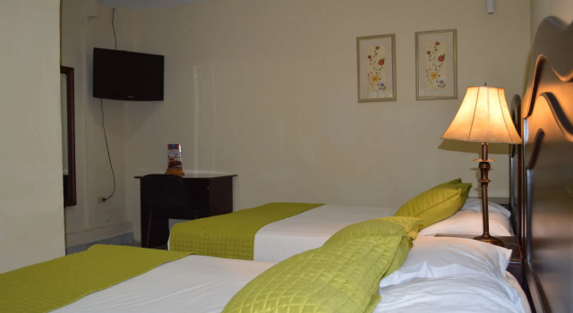 Hotel Verona, Rezervovat Hotel Hotely v Cortés s parkováním, Parkování