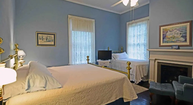 Номер Standard 1872 Denham Inn