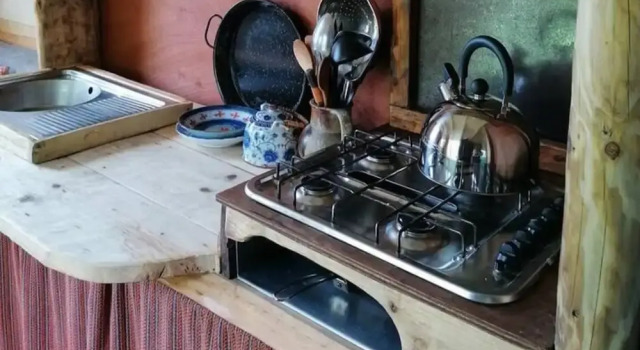 Stunning 1-Bed Cabin in Totnes, Buchen Sie Ferienhaus Villen in Cornworthy, Villa