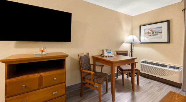 Четырёхместный люкс Best Western Plus NorWester Hotel & Conference Centre