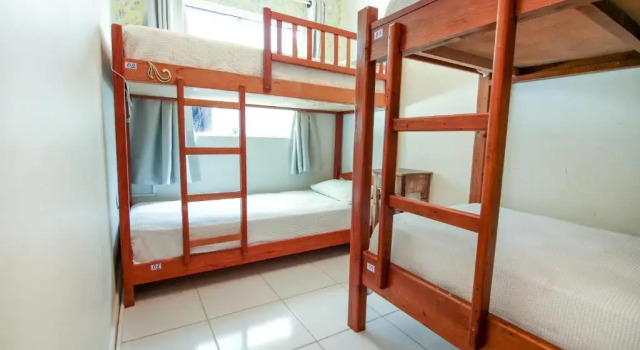 Кровать в общем номере (женский номер) Sea Wolf Surf Hostel