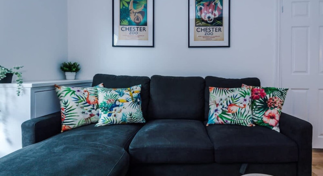 Stylish Spacious Home Great Location Sleeps 6
