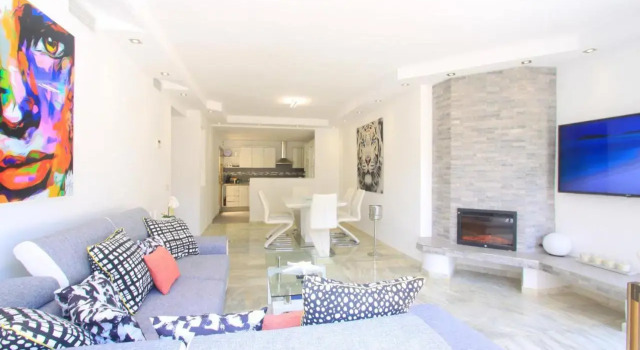 Modern Beach Penthouse, Забронировать Отель Марбелья Коста-дель-Соль, рядом с Playa de Artola