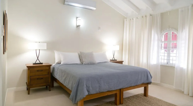 2 Bedroom Townhouse at Surbiton Square, Prenota Casa vacanze Kingston Giamaica