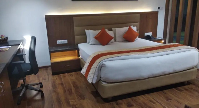 Двухместный номер Standard Kyriad Hotel Gulbarga by OTHPL