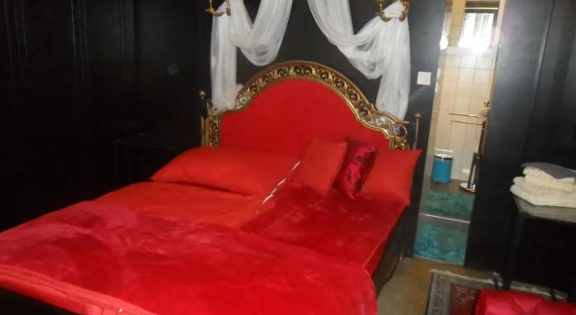 Luxury near Castle, Забронировать Отель «постель и завтрак» Отели Вены 3 звезды, рядом с Церковь Карлскирхе, 3*