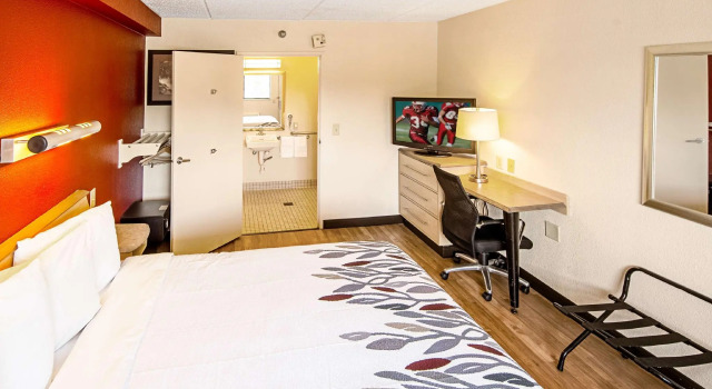 Номер Standard Red Roof Inn Jacksonville Airport