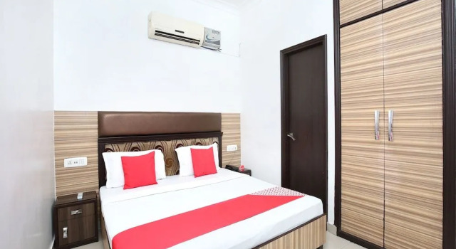 OYO 15565 Hotel Midtown, Book Hotel Amritsar Punjab