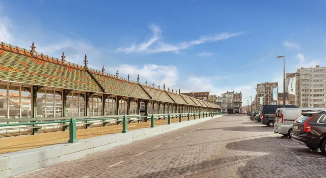 Spacious Seafront Apartment